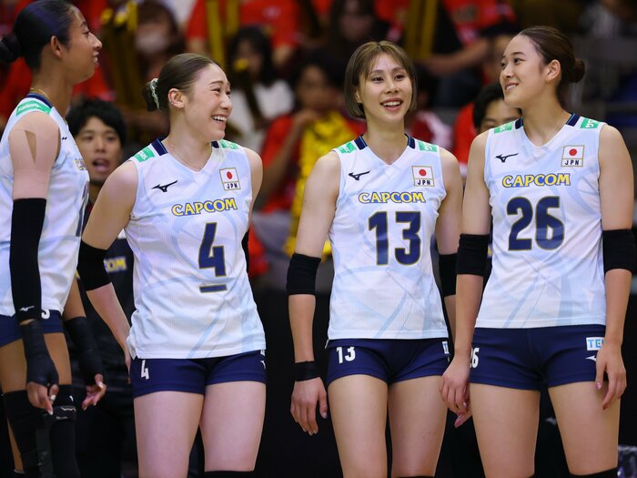 「バレーボールが楽しい」女子バレー佐藤淑乃と和田由紀子は“新たなエース”になれる？ 古賀紗理那も信頼した“里さん”が語る急成長の秘密＜Number Web＞ photograph by JVA/AFLO SPORT