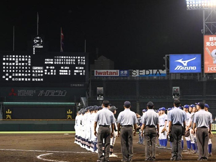 甲子園“史上最遅”ゲームセット（21時40分）を現地取材して思った「真夏の高校野球、もっとナイター開催すべきでは？」＜Number Web＞ photograph by KYODO