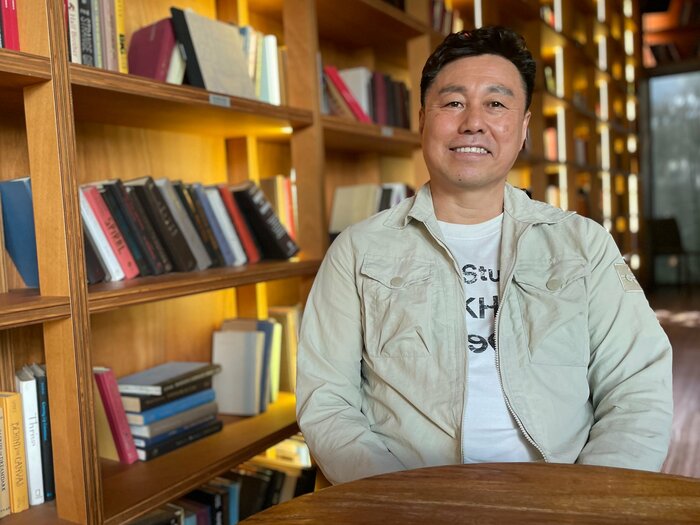 スパイと呼ばれた韓国人「日本に行くために22歳で結婚した」韓国でエリート大学生だった盧廷潤はなぜJリーガーになったのか「広島は本当にいいチームだった」＜Number Web＞ photograph by NumberWeb