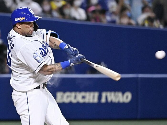 イカダでキューバから亡命→MLBで“振り回しすぎ”の低評価→中日で主砲となったビシエド成長記【週刊セパ記録】＜Number Web＞ photograph by Kyodo News