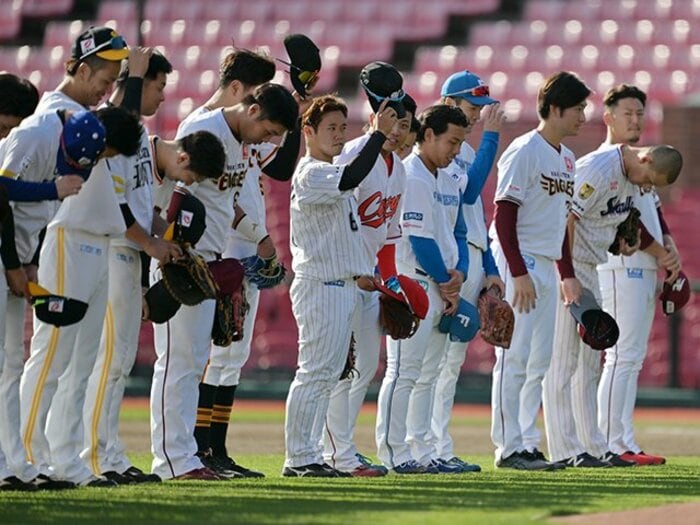 ヤクルト戦力外ドラ1「僕の中では最後やと」名リリーフは妻子が見守る中…トライアウト現地で記者が聞いた“世に出てない話”＜Number Web＞ photograph by Hideki Sugiyama