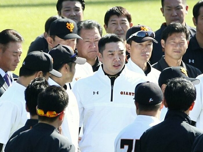 巨人「一軍昇格拒否事件」に見る阿部慎之助二軍監督の使命。<Number Web> photograph by KYODO