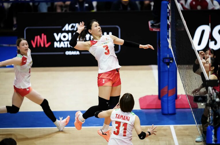 島村春世（VNLタイ戦）　©︎Volleyball World