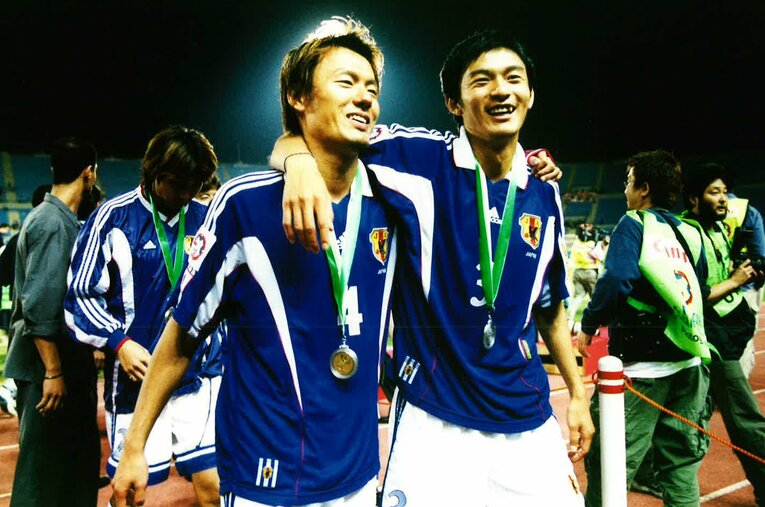 2000年アジア杯の森岡隆三と松田直樹　©Kazuaki Nishiyama