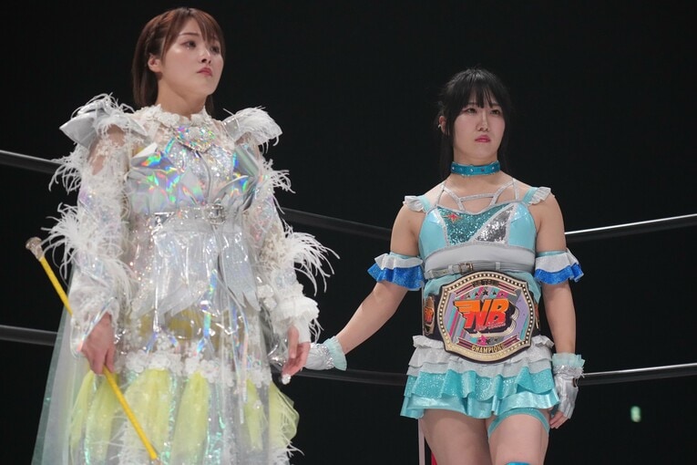 玖麗さやかはなつぽいとのタッグで上谷沙弥、小波組と対戦した　©Essei Hara