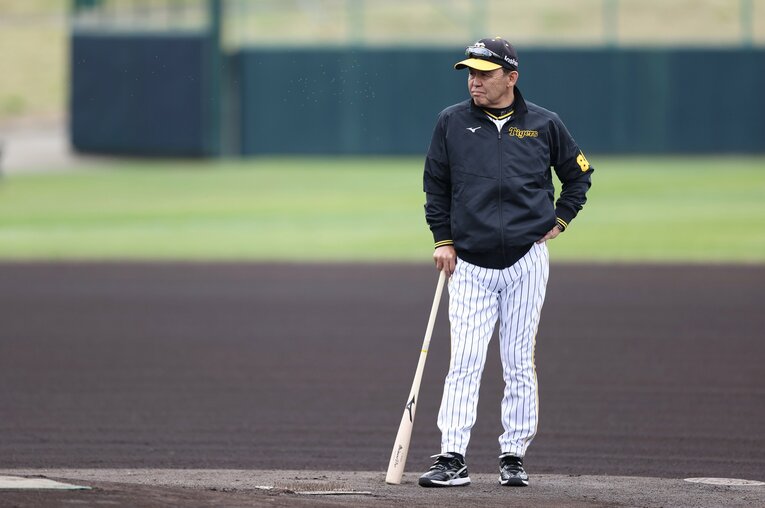 プロ野球のシーズンが始まった今、15年ぶりに阪神に復帰した岡田彰布監督の動向には目が離せない　©JIJI PRESS