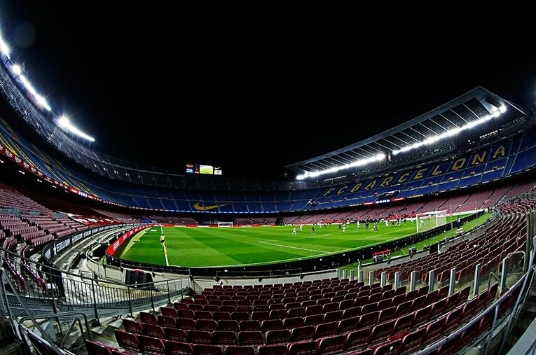 以前は地元だけでなく世界中のファンであふれていたカンプノウ。静寂の中、レアル・ソシエダとの試合が開催された ／ photograph by Daisuke Nakashima