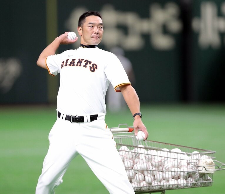 来季は作戦兼ディフェンスチーフコーチを務める阿部慎之助一軍作戦コーチ　©︎Sankei Shimbun