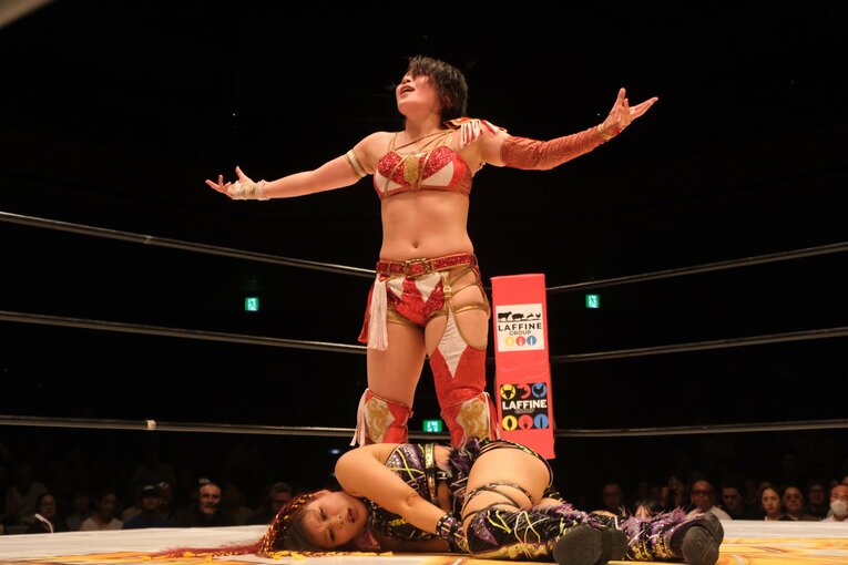 「日本スタイルも出し切った」イヨ・スカイが“WWEでは使えない大技”を…林下詩美が女子プロレス新団体で叶えた夢「今日は紫雷イオが見れた」(56)