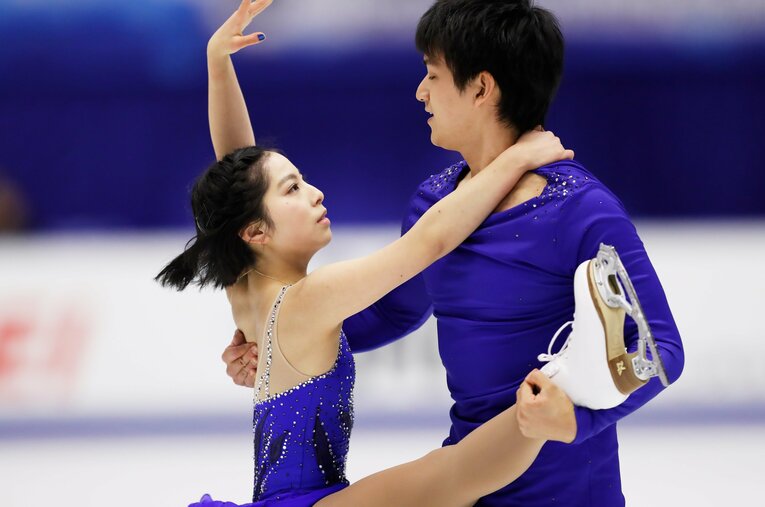 2019年、ペア結成1年目の三浦璃来と木原龍一（NHK杯フリーの演技） ／ photograph by AFLO