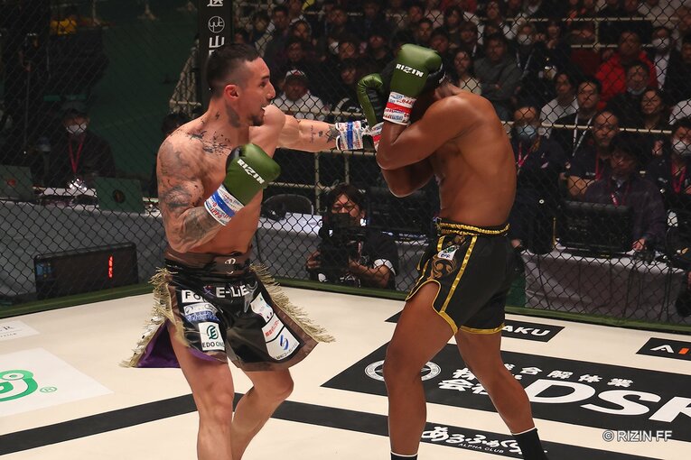 ブアカーオ・バンチャメークvs.木村“フィリップ”ミノル　©RIZIN FF