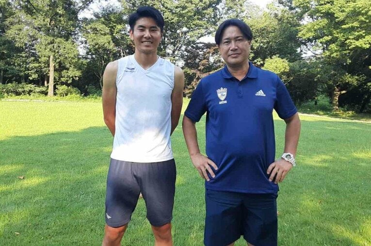 FC DIVINE訪問時の淳之介と青井氏　©FC DIVINE