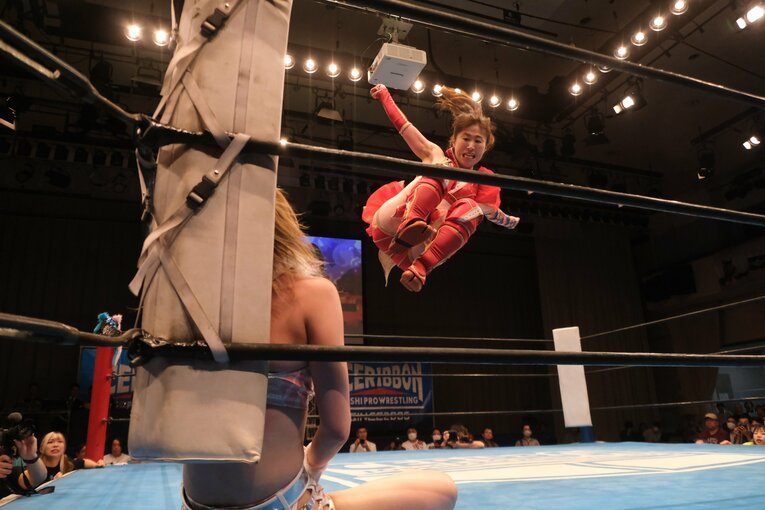 「燃え尽き症候群」から岩谷麻優が迎えた“キャリアで一番のピーク”…右ヒジ脱臼まで続いた藤本つかさとの“最高峰の女子プロレス”(33)