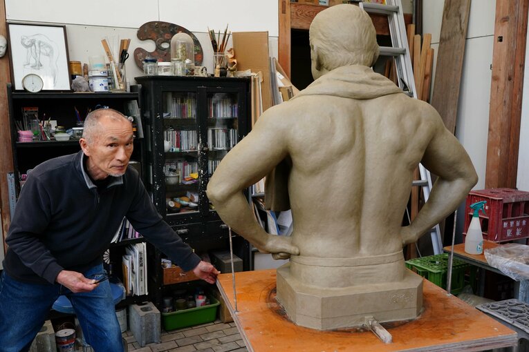 台座を回転させる北井博文さん