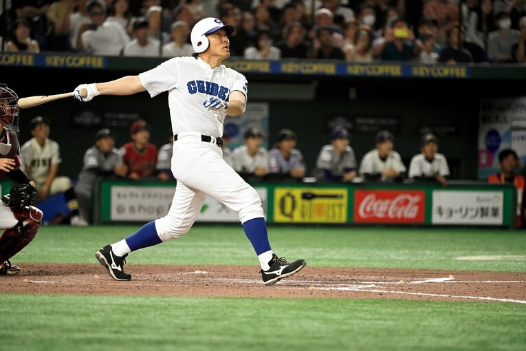 高校女子選抜との試合で8回に圧巻のホームランを放った松井秀喜　©︎Naoya Sanuki