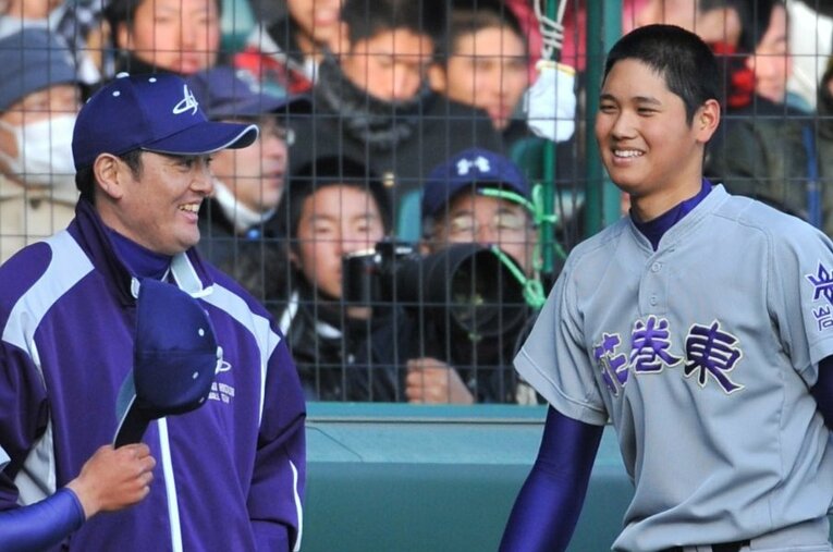 岩手・花巻東高から巣立った大谷翔平。恩師である佐々木洋監督に「MVPの快挙」について話を聞いた ／ photograph by KYODO
