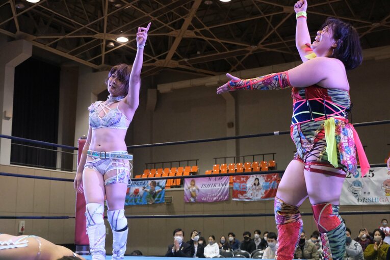 「可憐ですねぇ」人気女子レスラー・安納サオリに観客もウットリ…初の凱旋大会に滋賀が沸いた日「“絶対不屈彼女”は泣かないんです」(100)