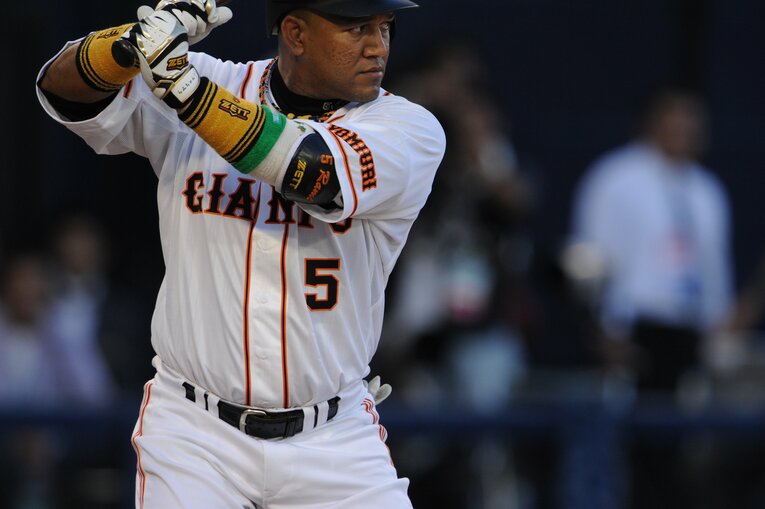 1位　ラミレス　©BUNGEISHUNJU