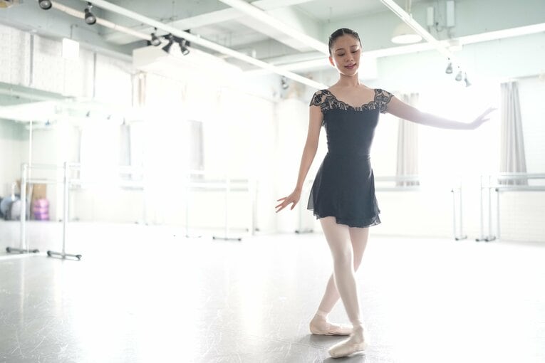 ロシアの名門・ボリショイバレエ学校から帰国した梶川陽菜さん（18歳）©︎Akito Iwamoto