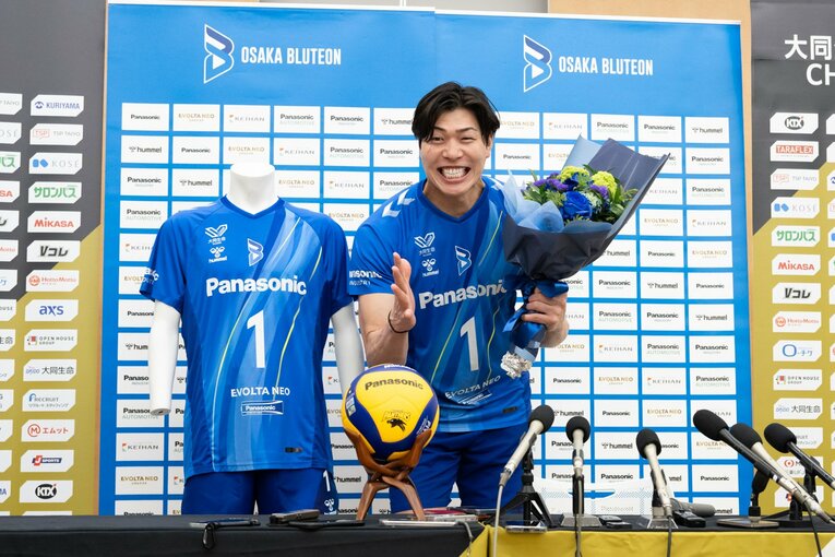 引退会見は笑顔だった　©︎OSAKA BLUTEON
