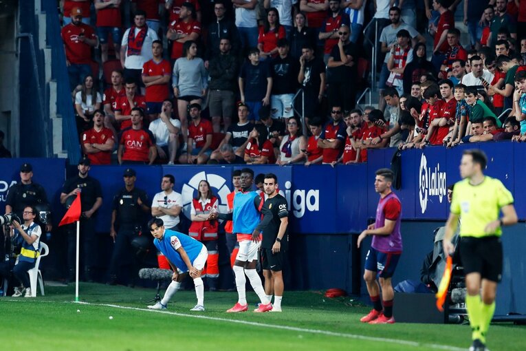 久保建英がGK姿？奇跡の残留に歓喜、“ズボンを抜いだお宝写真”も… 「苦しんだタケのリーガ3年目」をカメラマン視点で振り返る(25)