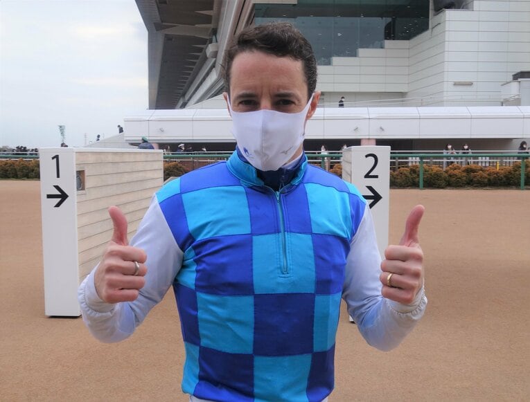 2022年の初勝利を挙げ、喜びの表情を見せてくれたルメール