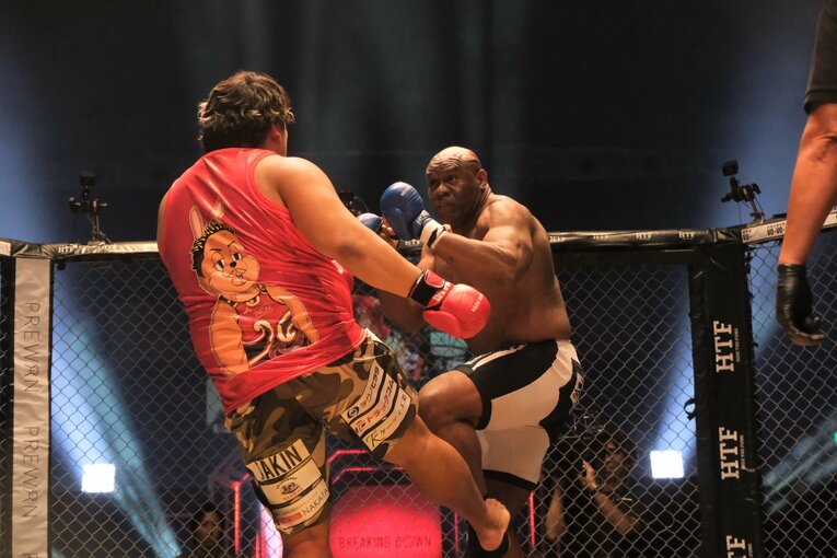 ノッコン寺田vsボブ・サップ　©Norihiro Hashimoto