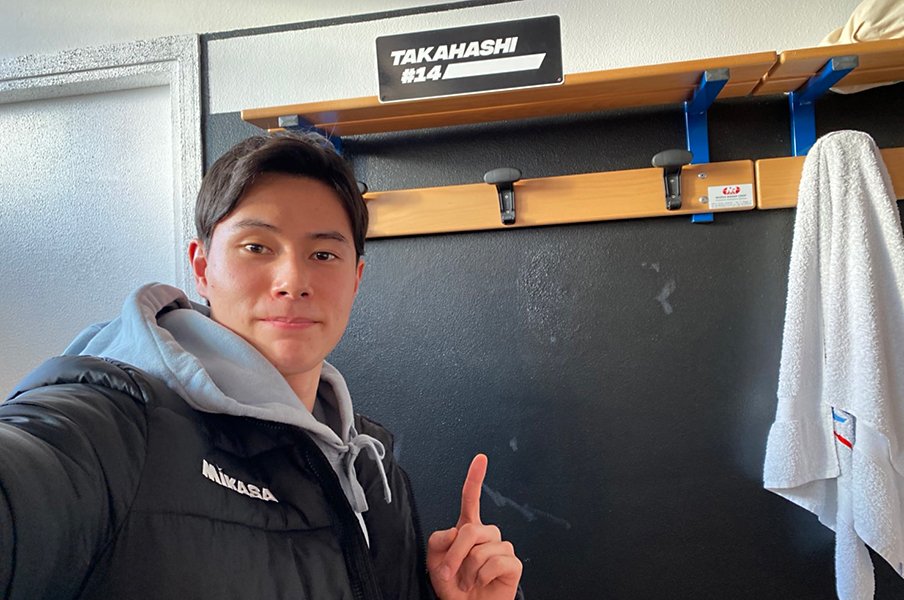 高橋藍20歳「コートでポップコーンの香りがするぐらい…」イタリアデビュー戦&充実の新生活、会話のネタはセーラームーン?<Number Web> photograph by Ran Takahashi