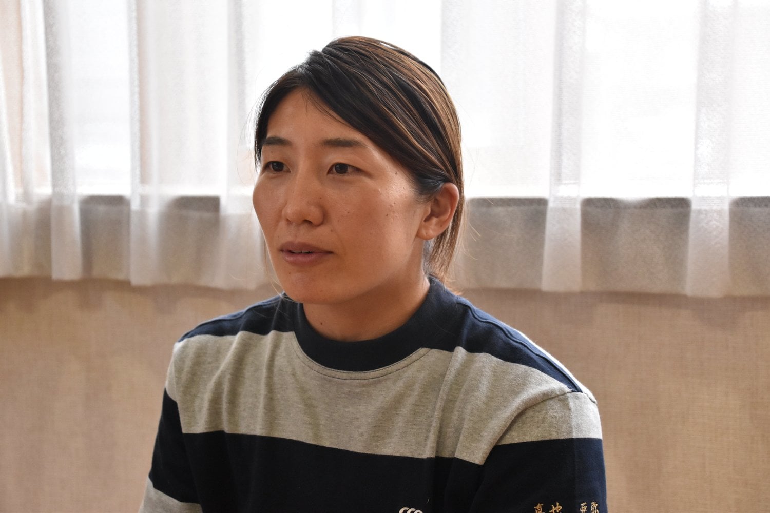 インタビューに応じる中嶋亜弥さん ©Yu Shoji