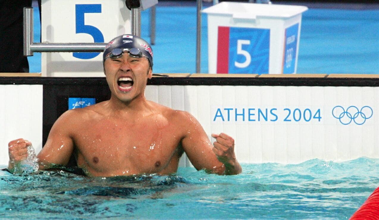 アテネ五輪男子100mで金メダルを獲得した北島康介　©JIJI PRESS