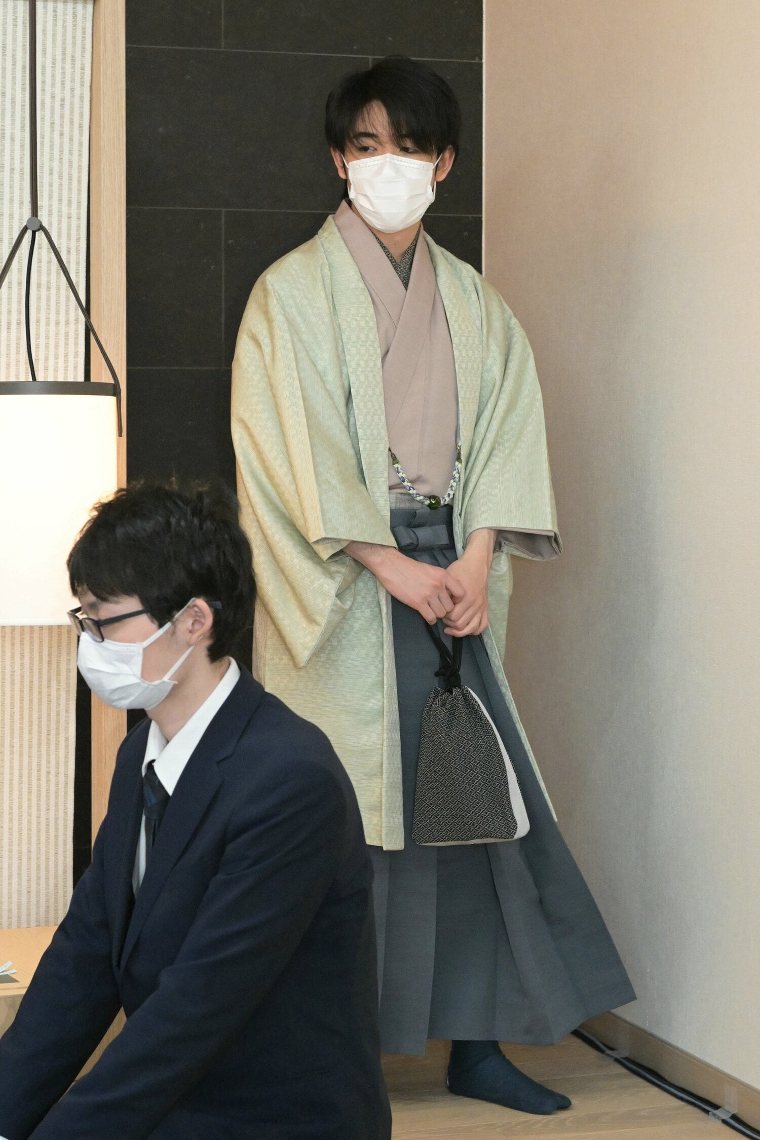 王将戦第4局の藤井竜王（代表撮影）©JIJI PRESS