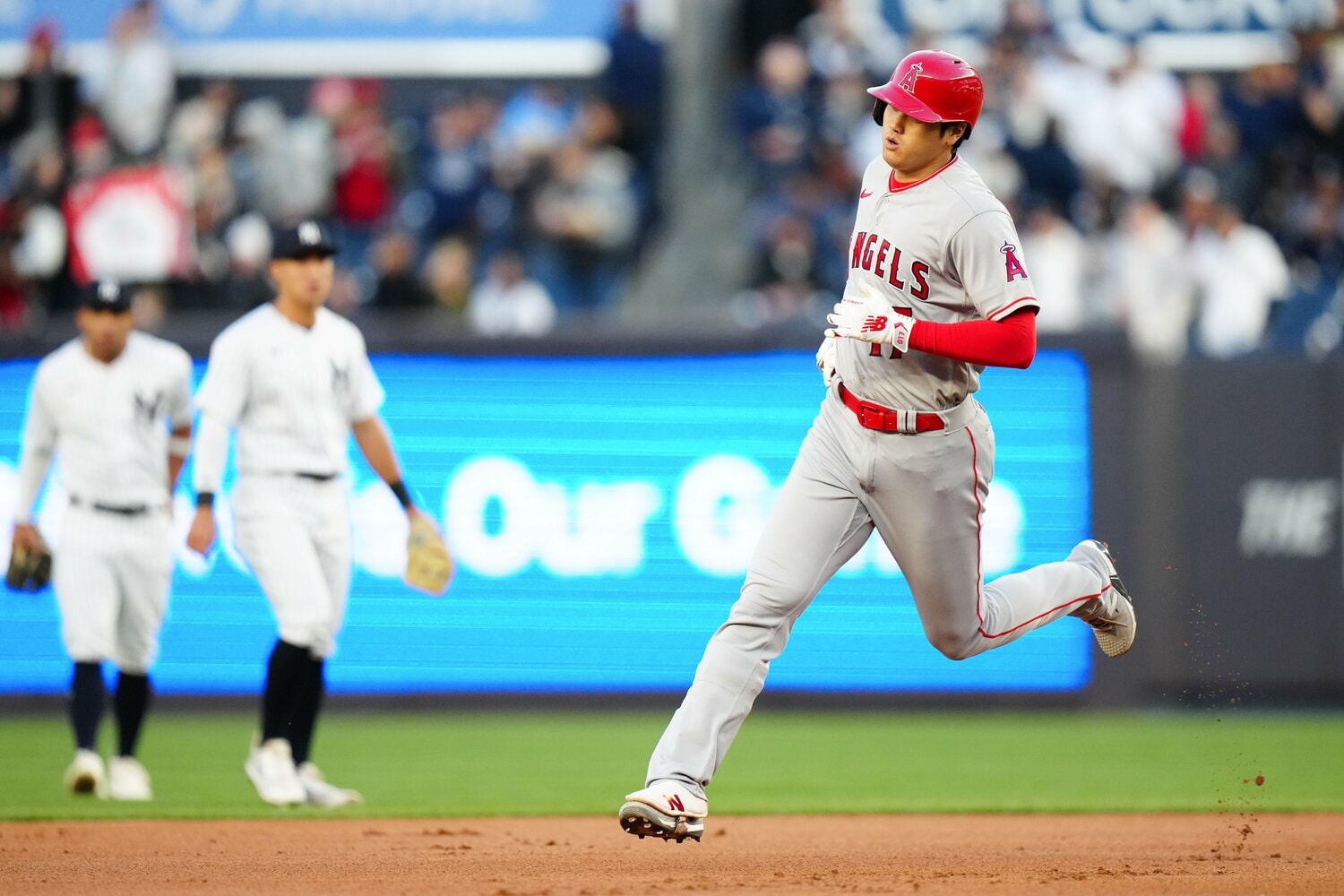 第1戦でいきなりホームランを放つ大谷翔平　©︎Getty Images