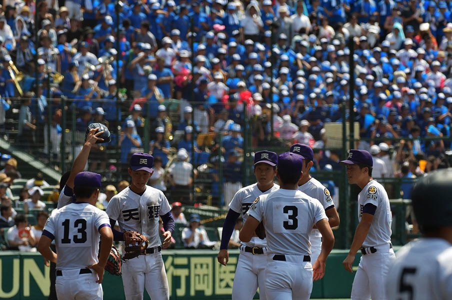“伝令さん”は高校野球の名黒子。「審判に怒られるまで語ってこい」＜Number Web＞ photograph by Takuya Sugiyama