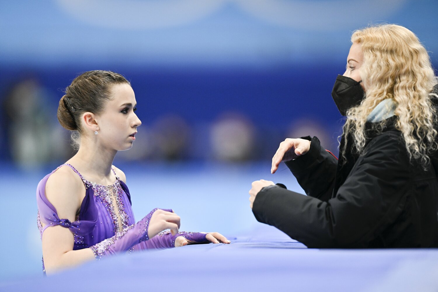 北京五輪にて、エテリ・トゥトベリーゼコーチとワリエワ　©Asami Enomoto/JMPA