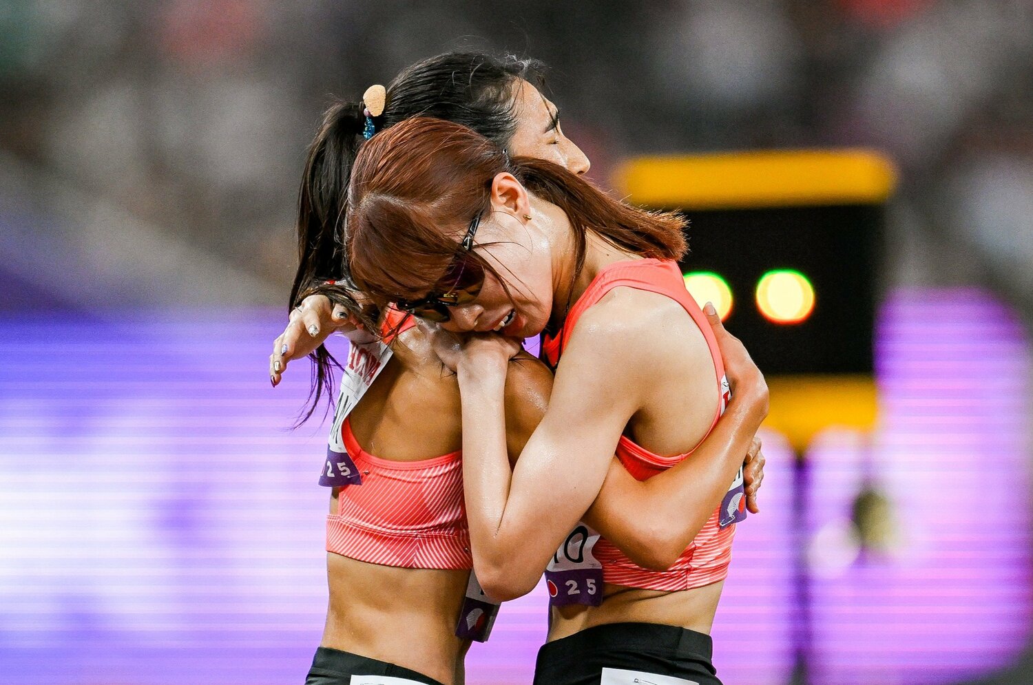 「なんで？」「こんなはずじゃなかった」東京世界陸上“感動の抱擁”までの山本有真の波乱の日々…出場権を懸けたレースで「まさかの失速」