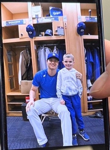 フレディ・フリーマンが見せてくれた大谷翔平とチャーリー君のツーショット