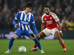 宿敵オランダ代表DFに苦戦→そして無念の負傷交代…三笘薫を襲った左足首の悪夢 前半11分に狂った「W杯前哨戦」のプラン