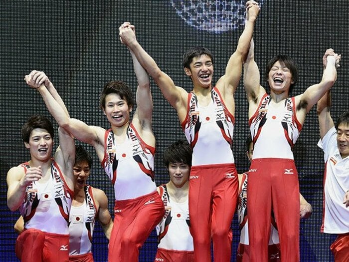 内村航平“鉄棒専念”で金メダル？白井健三、萱和磨が抱く信頼感。＜Number Web＞ photograph by KYODO