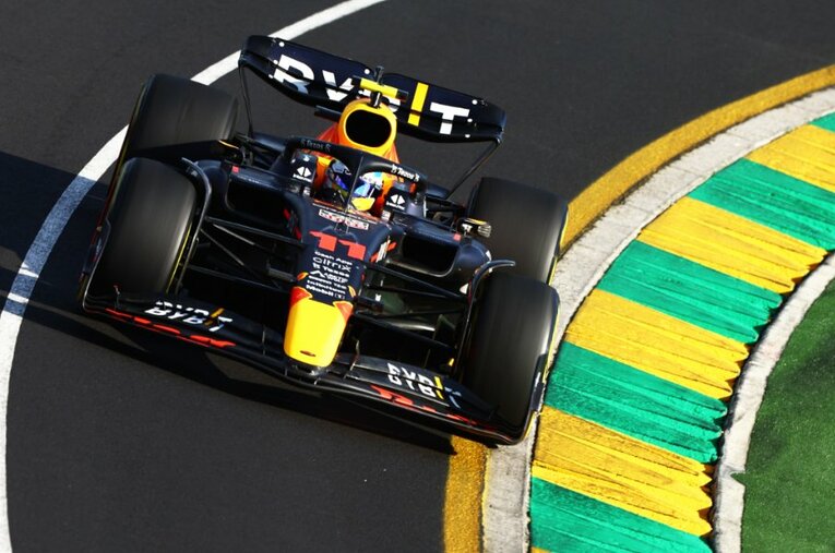 ノーズやリアウイングからホンダのロゴが消えたマシンを駆り、ペレスはオーストラリアGPで2位表彰台を獲得した ／ photograph by Getty Images / Red Bull Content Pool