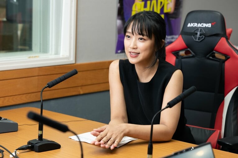 CBCラジオでインタビューに応じる竹内由恵。慶應大ではボクシング部のマネージャーを務めていた　©Miki Fukano
