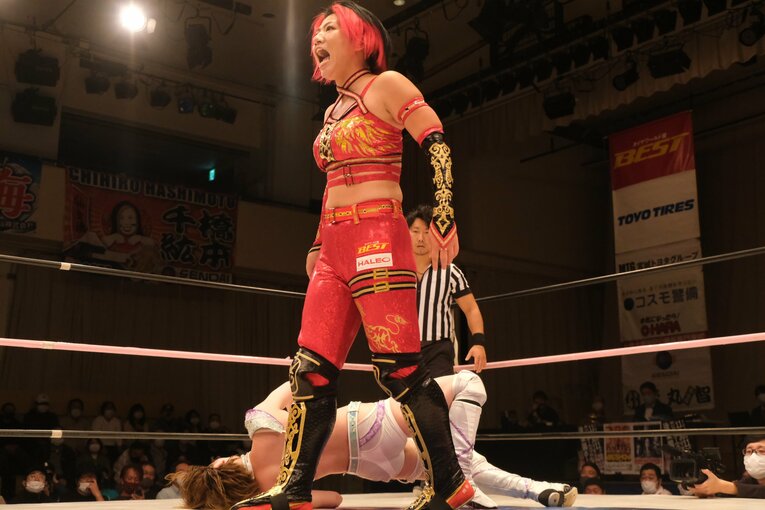 水着グラビアも披露のアイドル路線から急転換…素顔は“オラオラ”、スターダムのベルトも獲得した岩田美香の渇望「総合格闘技かキックにも」(91)