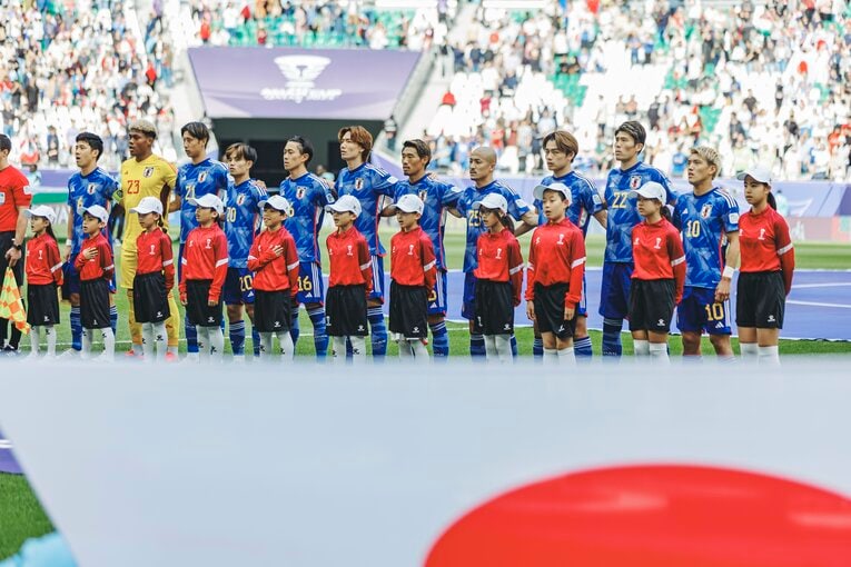 アジアカップ準々決勝、イラン戦前の日本代表選手たち（右から5番目に守田）　©︎Kiichi Matsumoto