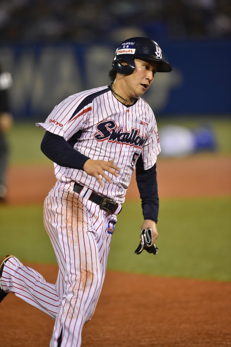 今季で引退を表明した川端慎吾。ヤクルト一筋20年のプロ野球選手人生だった ©BUNGEISHUNJU