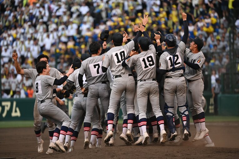 107年ぶりの優勝を果たした慶応ナイン　©Naoya Sanuki