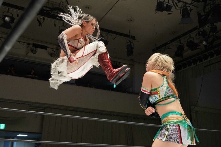 ミサイルキックも適格だ　©Essei Hara