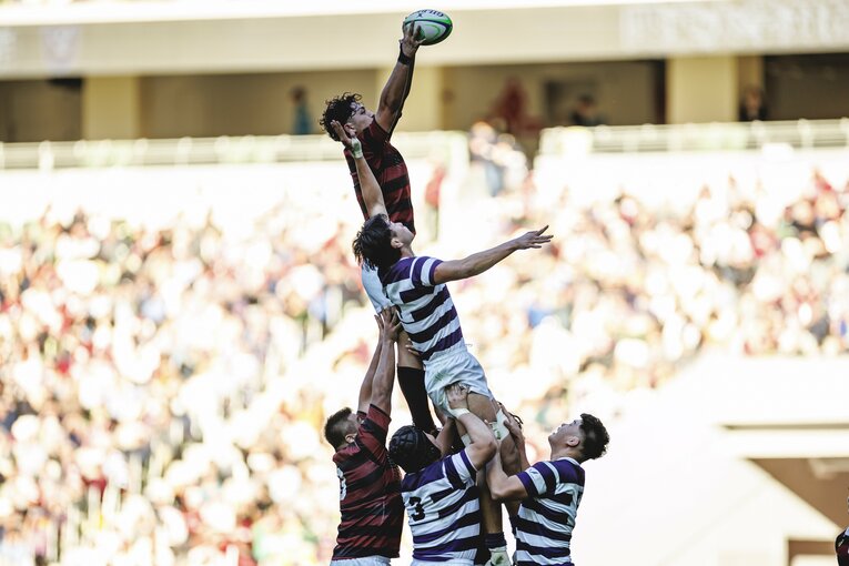 LO米倉翔（早大2年）、LO田島貫太郎（明大4年）©︎Kiichi Matsumoto