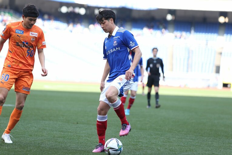 3月6日の清水エスパルス戦で初先発した角田涼太朗©︎Y.F.M