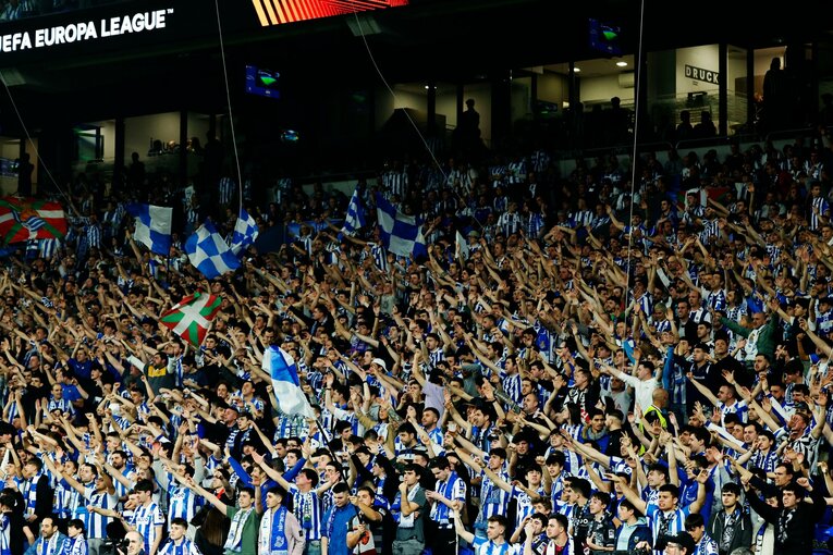 久保建英がELで味わった「先発落ち→敗退」での怒り・悲しみを撮った「タケ！と不調ソシエダサポが期待したが…」〈代表合流前にゴール〉(17)