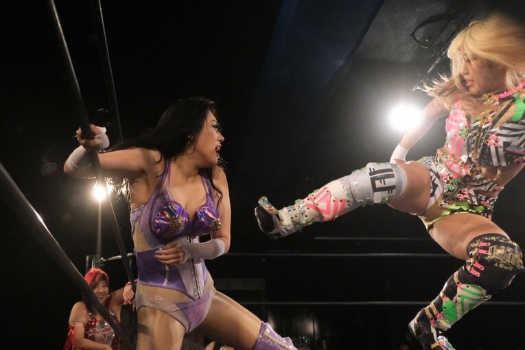 AZMチームは大会をプロデュースした夏すみれを集中攻撃　©Norihiro Hashimoto