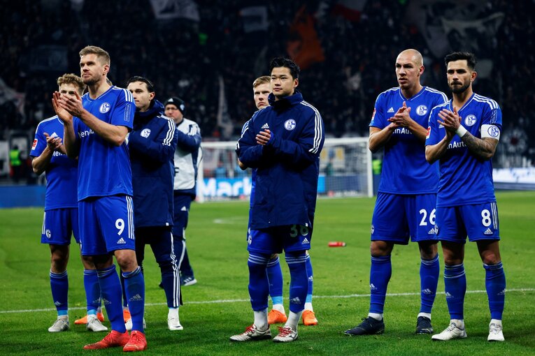 「1年前はJ2→ドイツ5部」上月壮一郎22歳の堂々1部デビュー…長谷部誠と握手、鎌田大地vs吉田麻也のW杯組対決も〈現地撮影〉(51)